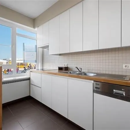 Luxe 3 Slaapkamer Op De Zeedijk! *